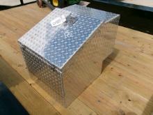 (0643)  ALUMINUM TOOL BOX