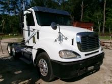(0733)  2005 FREIGHTLINER DAY CAB W/ TITLE
