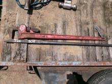 (0754)  PRYBAR & 48" PIPE WRENCH