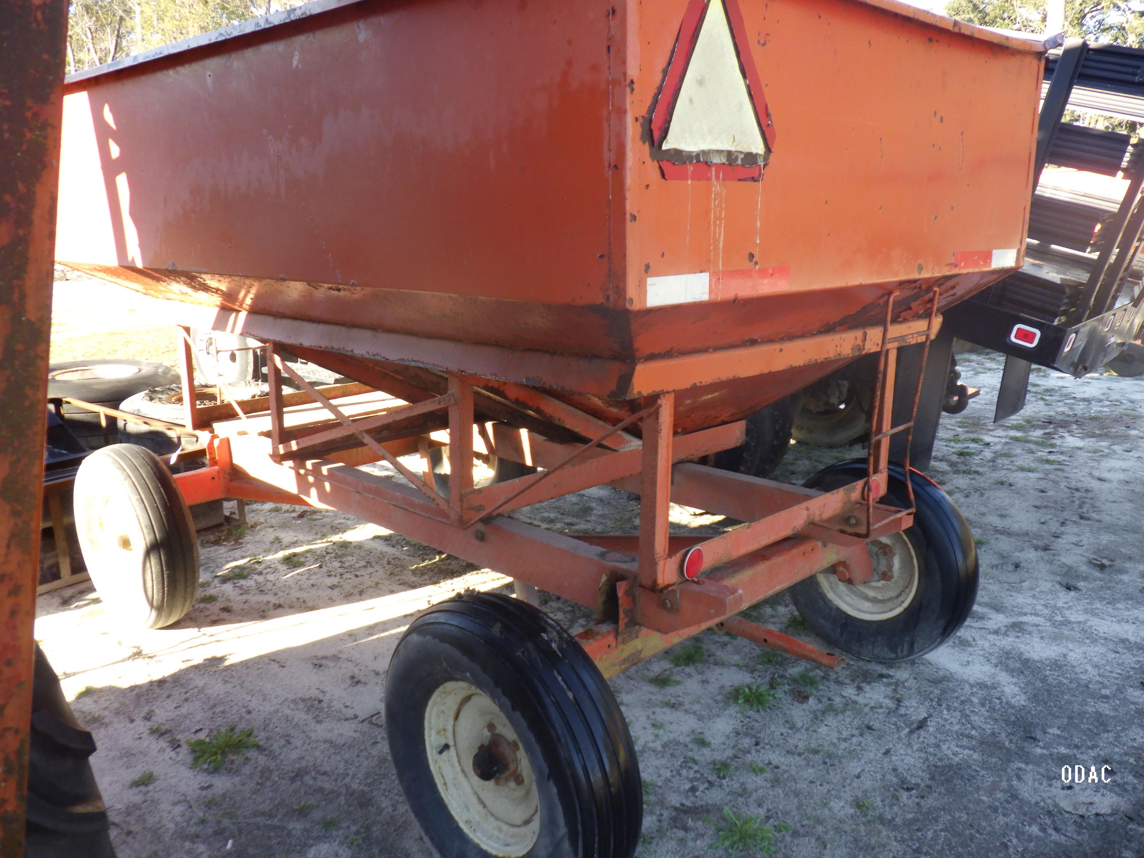 (1533) 175 Bushel Gravity Wagon w/Running Gear