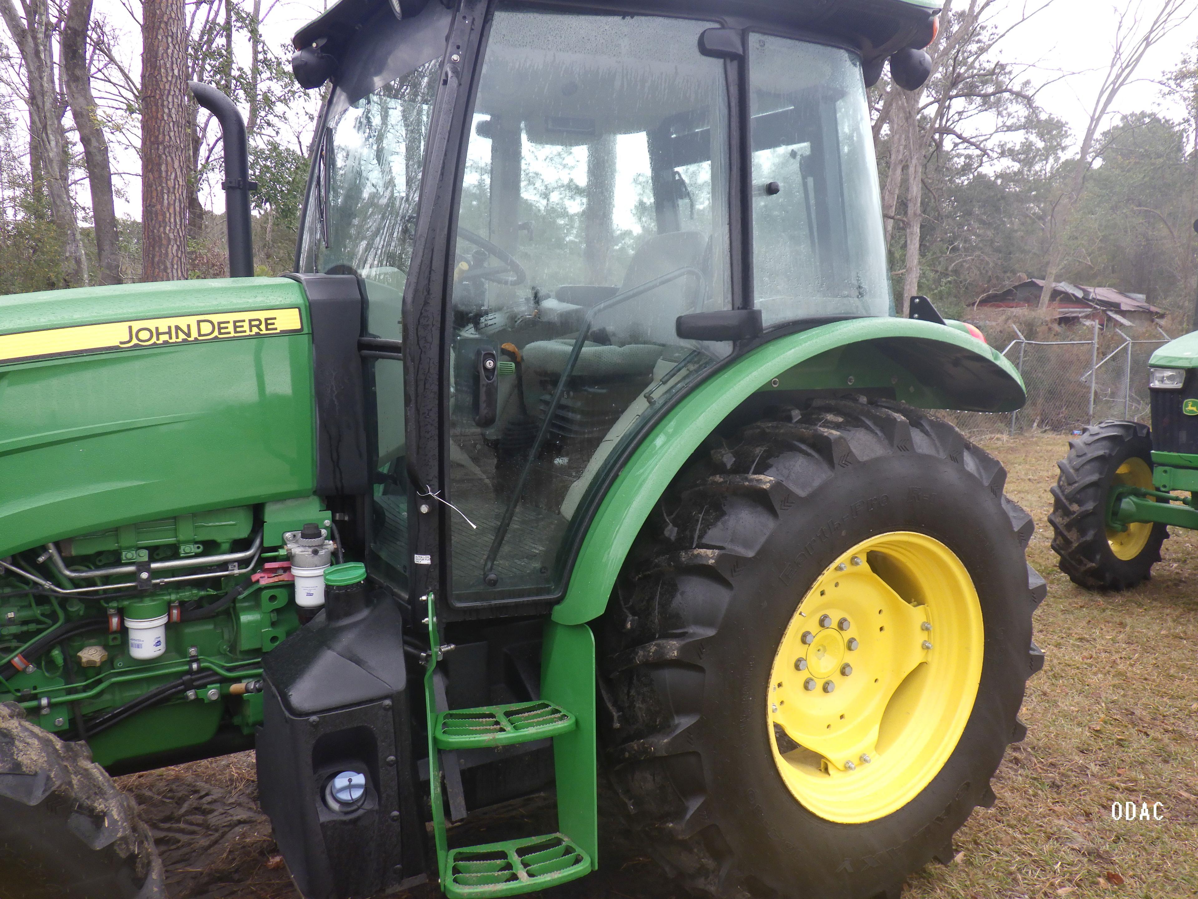 (2167) John Deere 5100E Tractor