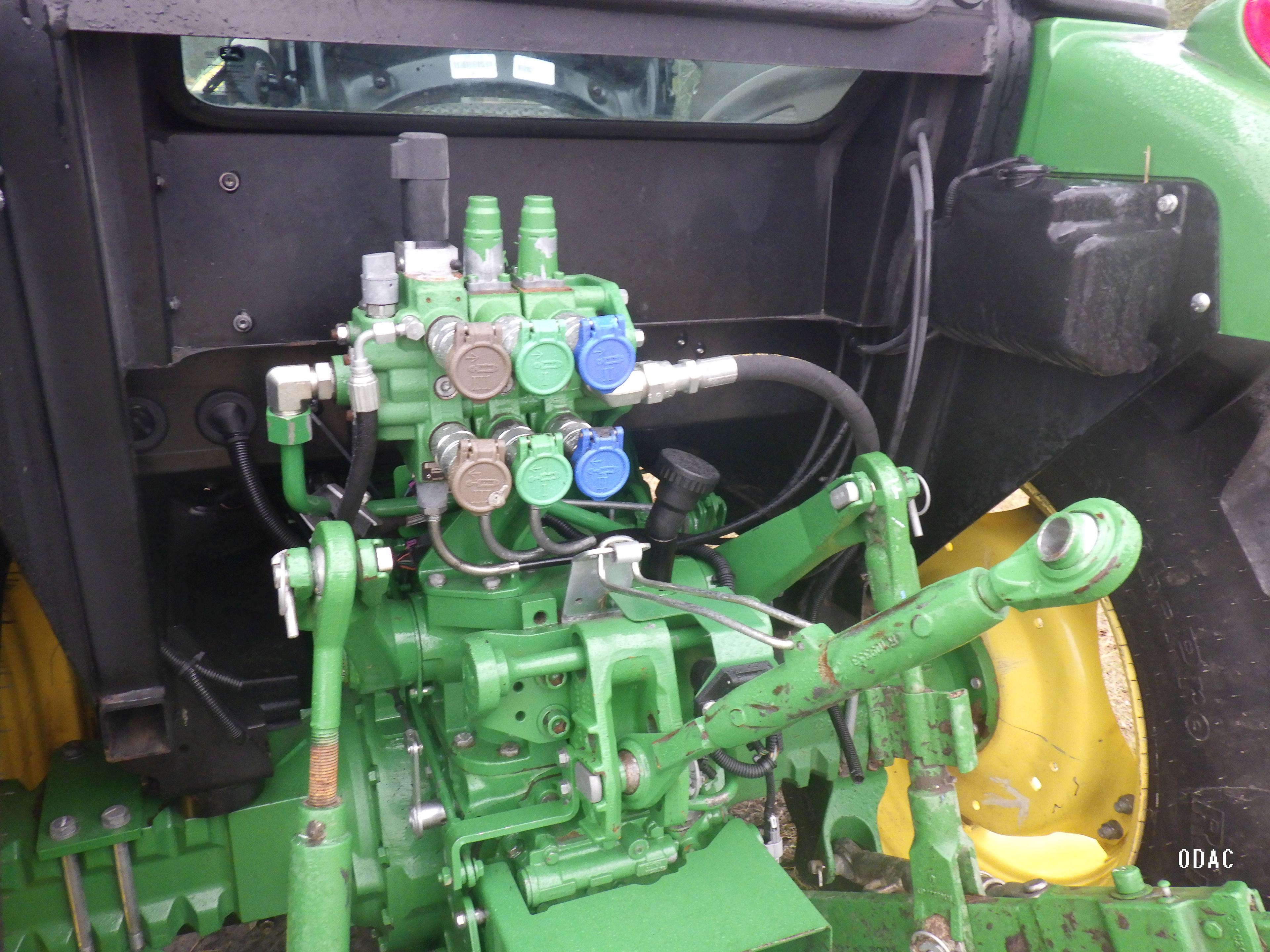 (2167) John Deere 5100E Tractor