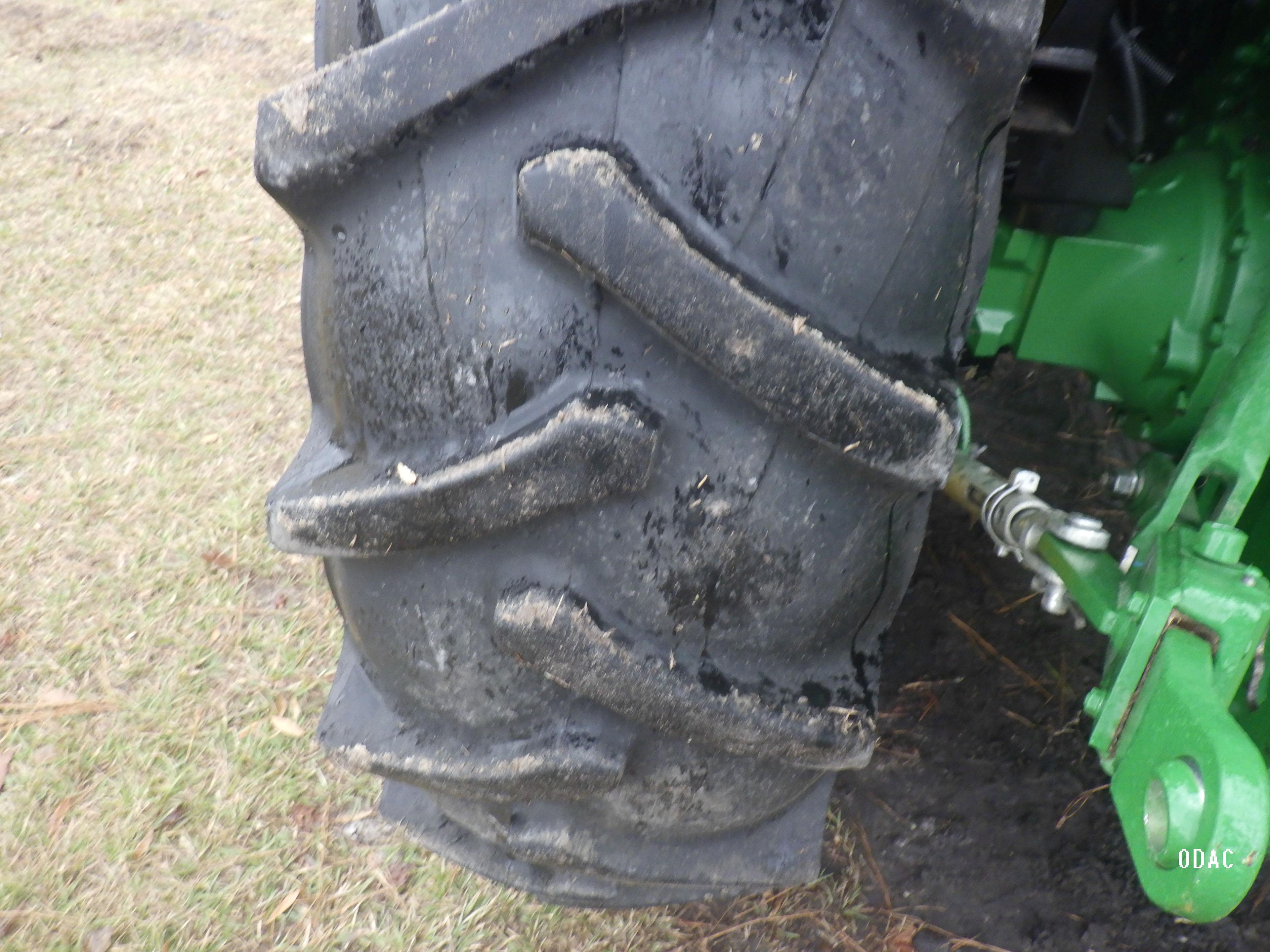 (2167) John Deere 5100E Tractor