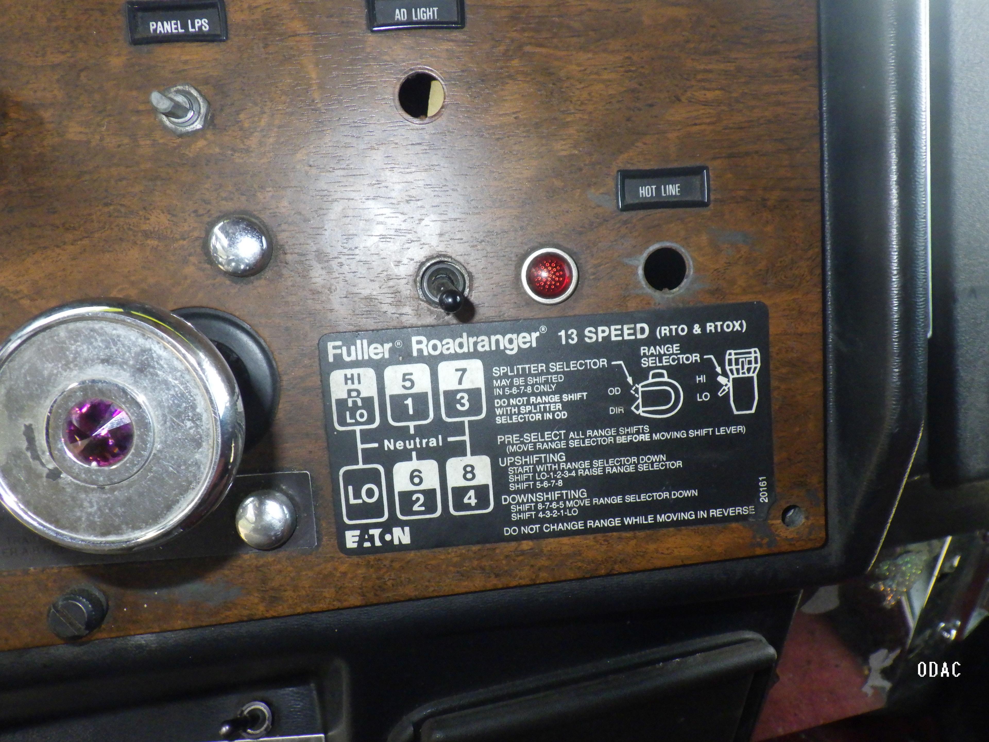 (2181) 1988 Peterbilt 377 Road Tractor (w/Title)