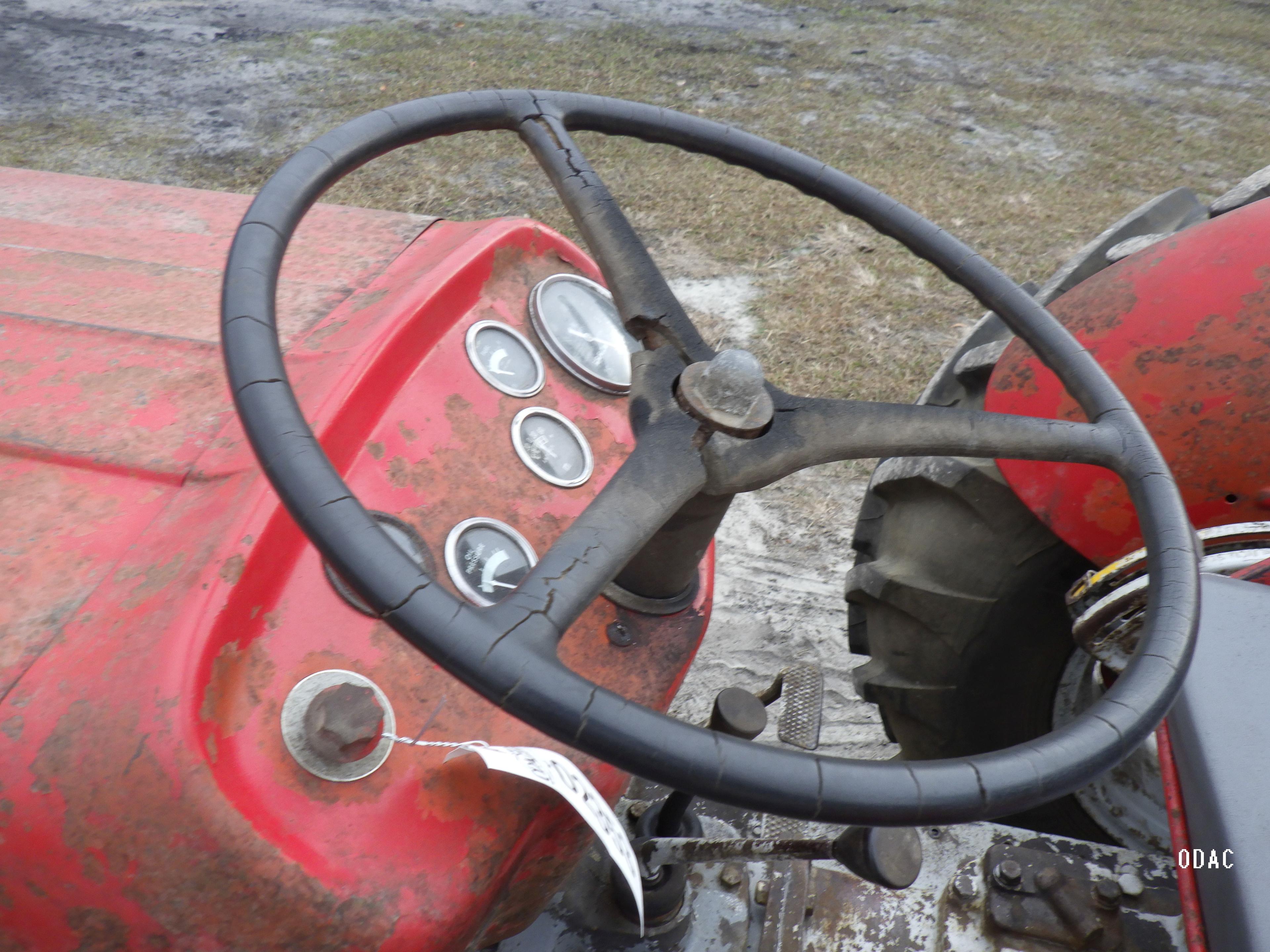 (2353) Massey Ferguson 135 Non ROPS Tractor