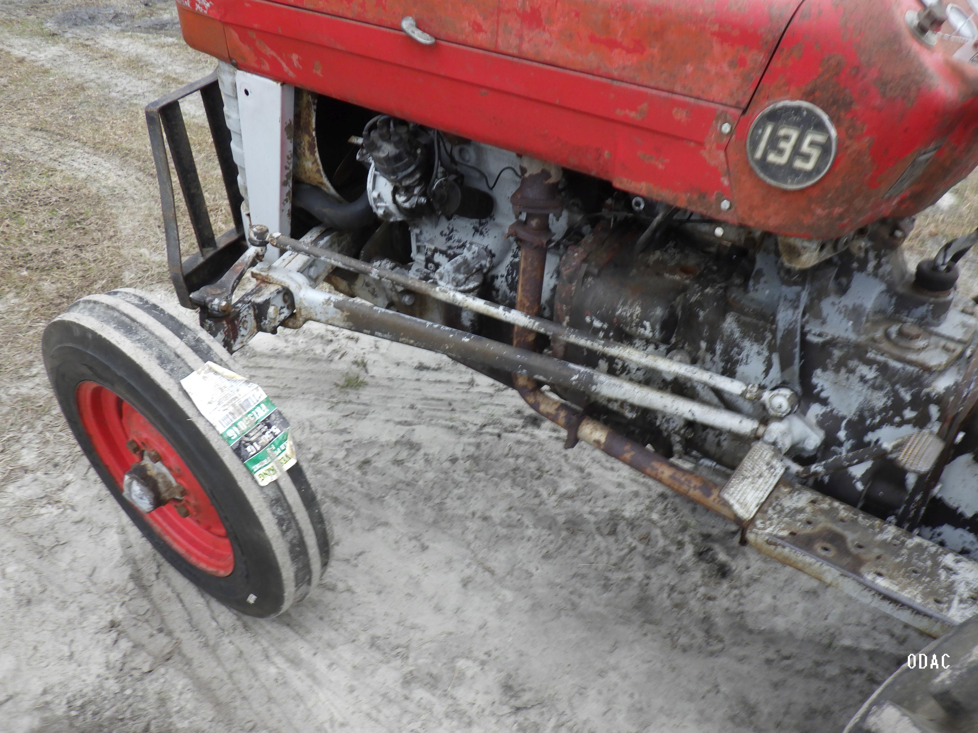 (2353) Massey Ferguson 135 Non ROPS Tractor