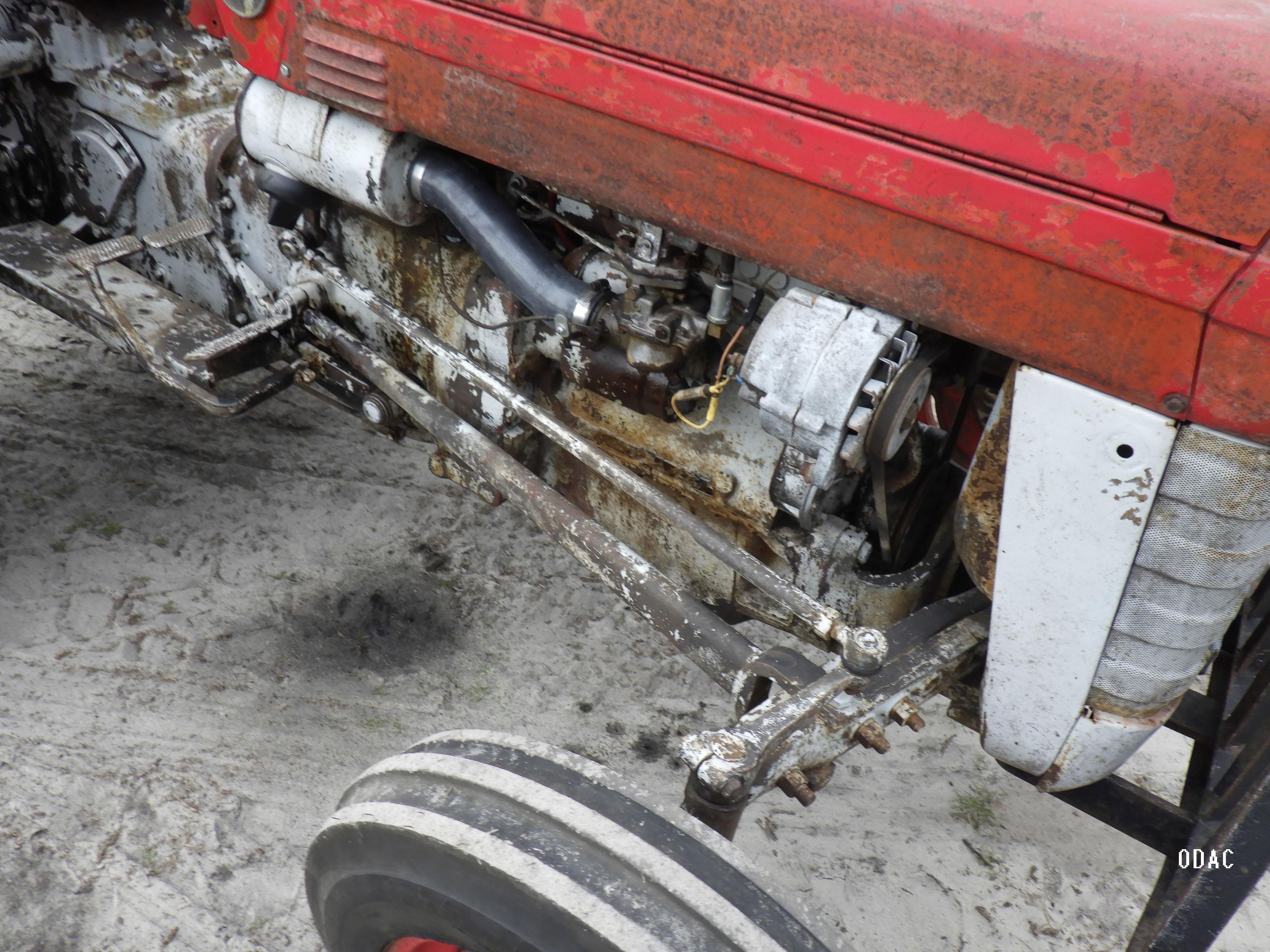 (2353) Massey Ferguson 135 Non ROPS Tractor