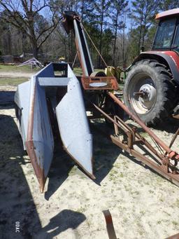 (3040) New Idea 323 One Row Corn Picker