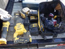 (4222) Dewalt  20v Power Tools(All1$)(Absolute)