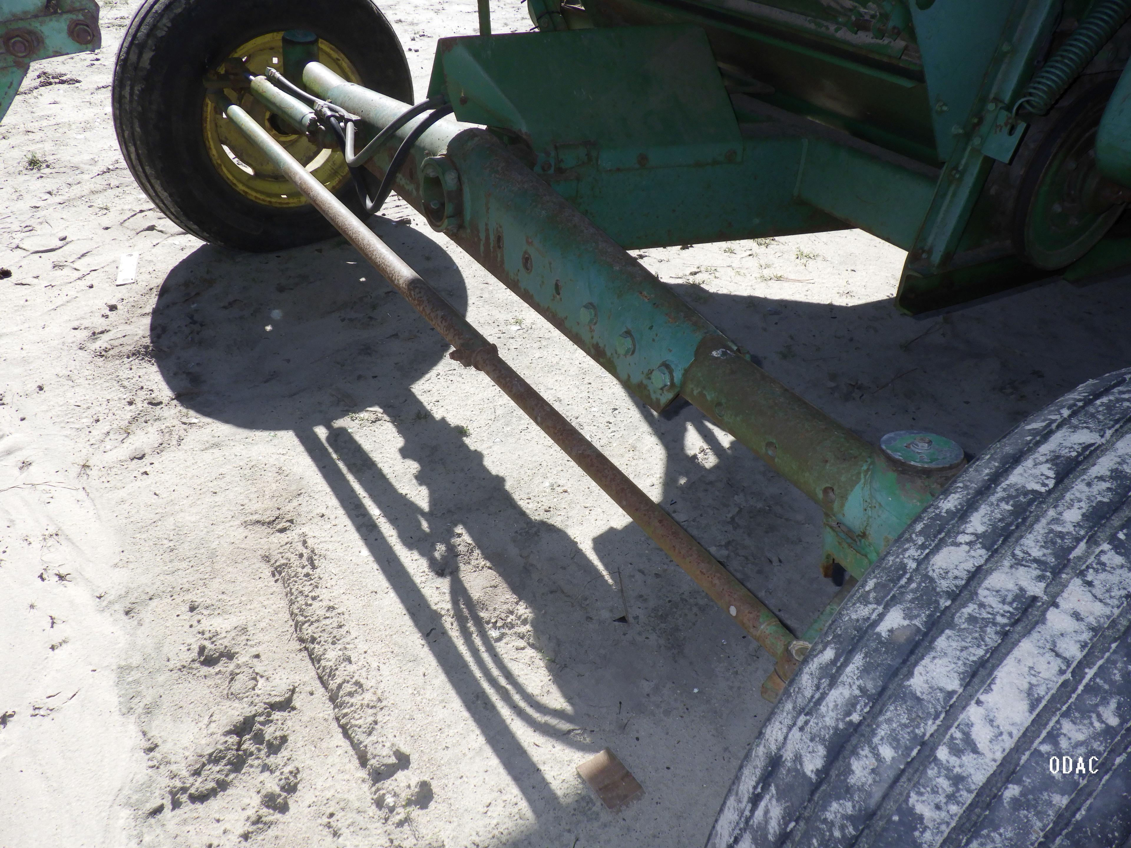 (4418) John Deere 4400 Combine