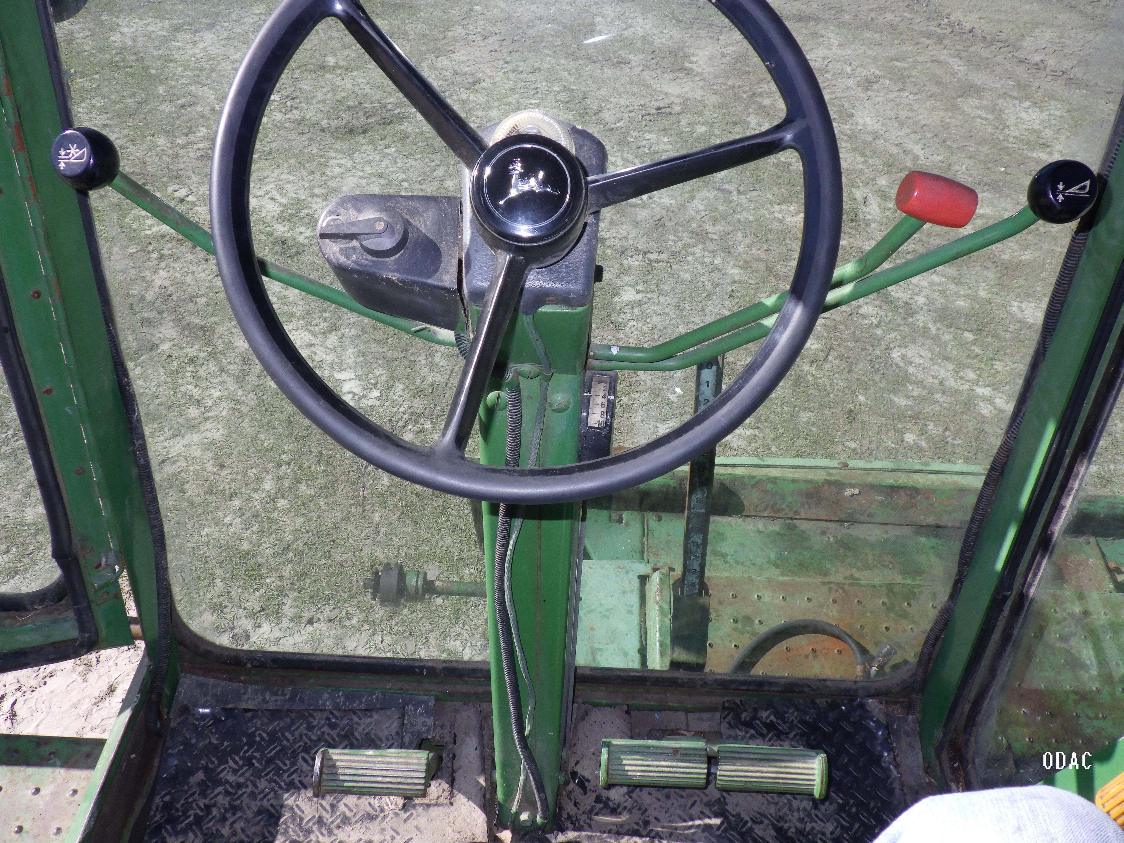 (4418) John Deere 4400 Combine