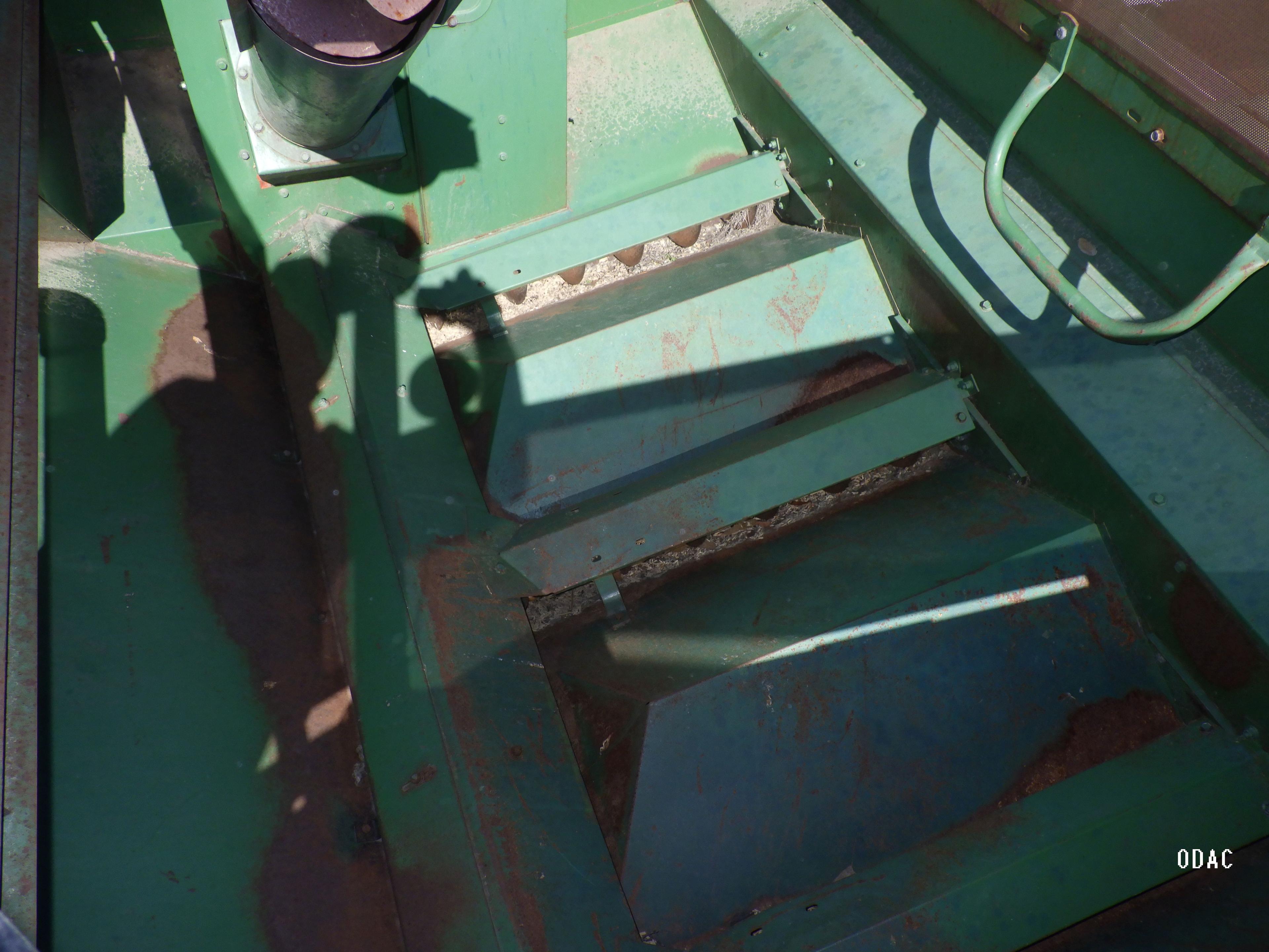 (4418) John Deere 4400 Combine