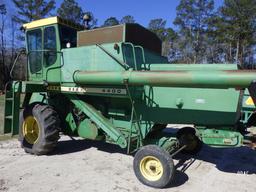 (4418) John Deere 4400 Combine