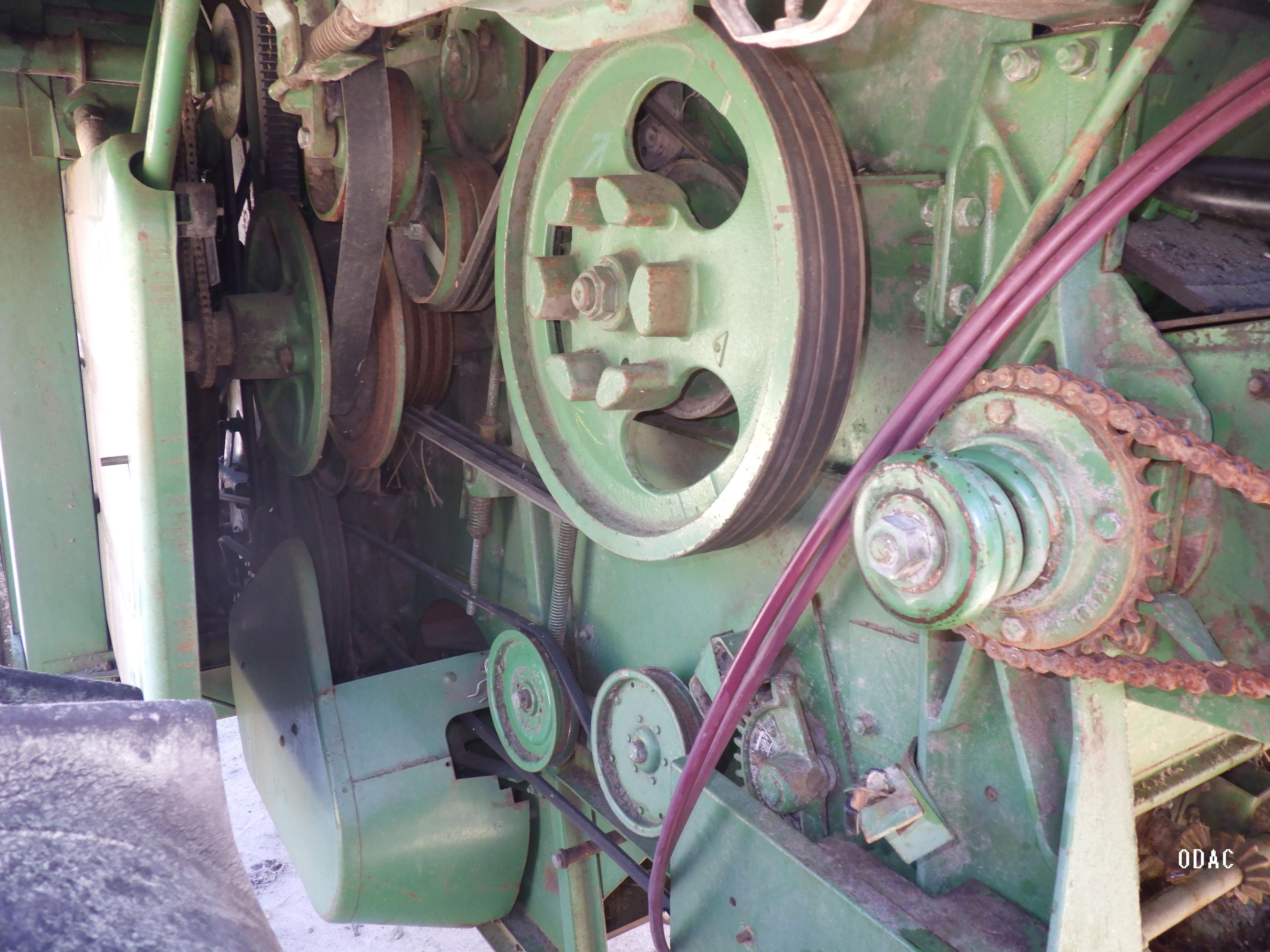 (4418) John Deere 4400 Combine