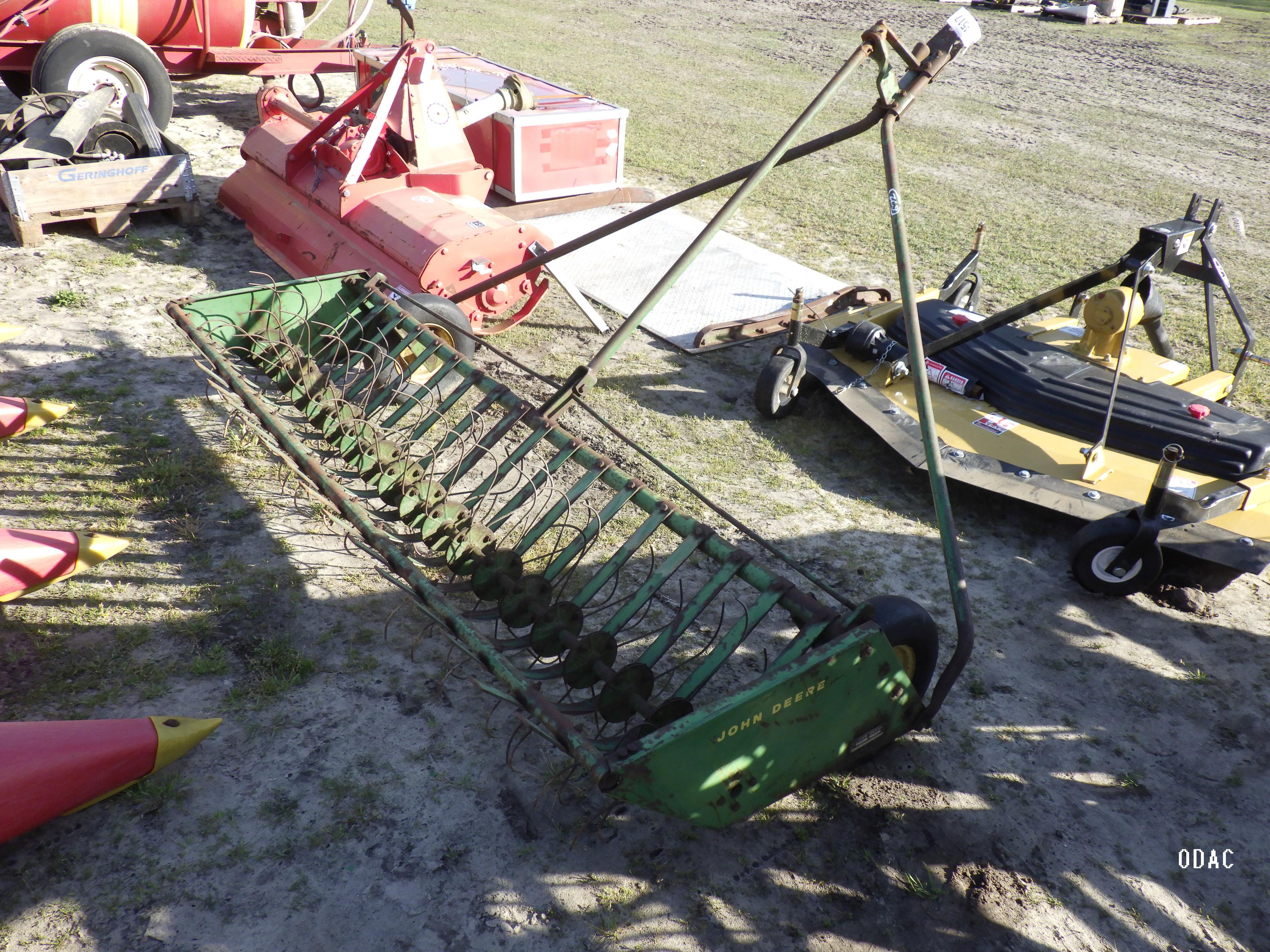 (4517) John Deere 6' Hay Fluffer