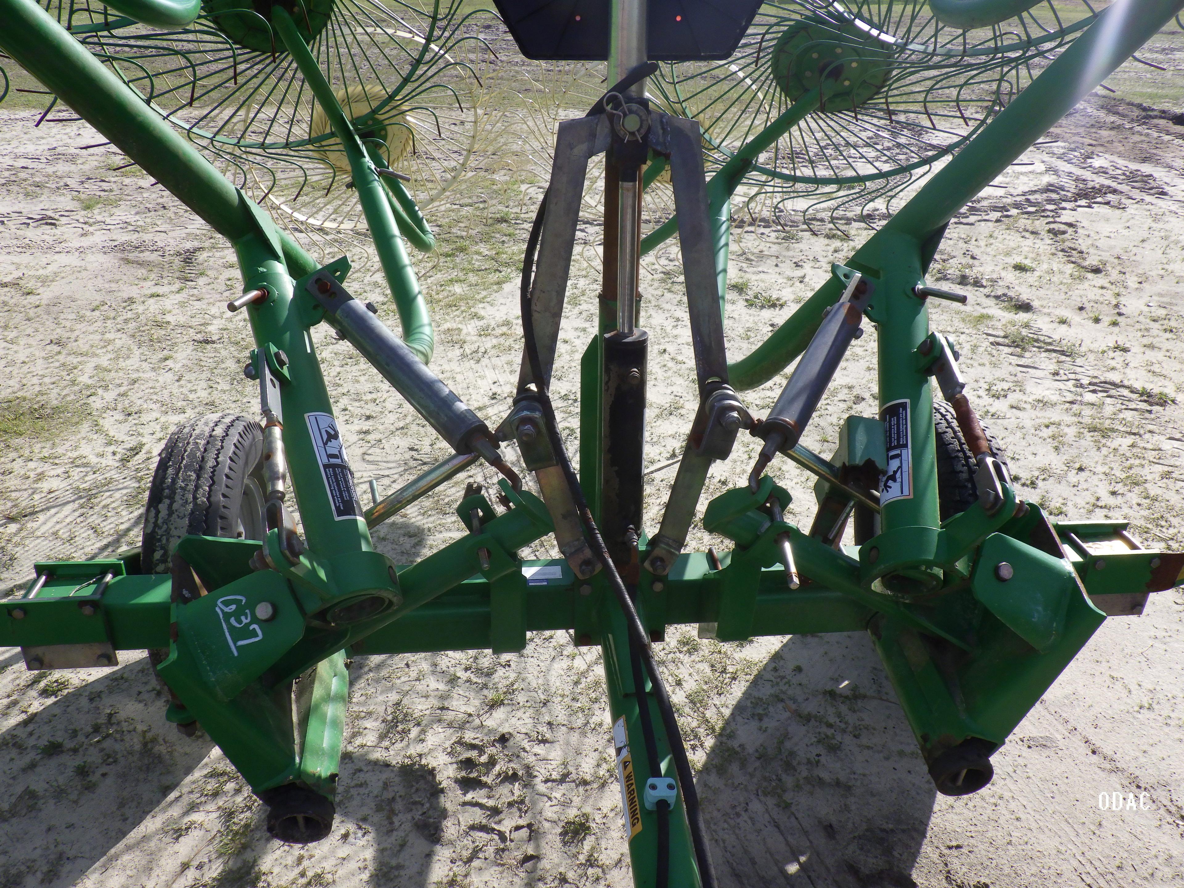 (0637) Frontier WR1008 Hay Rake