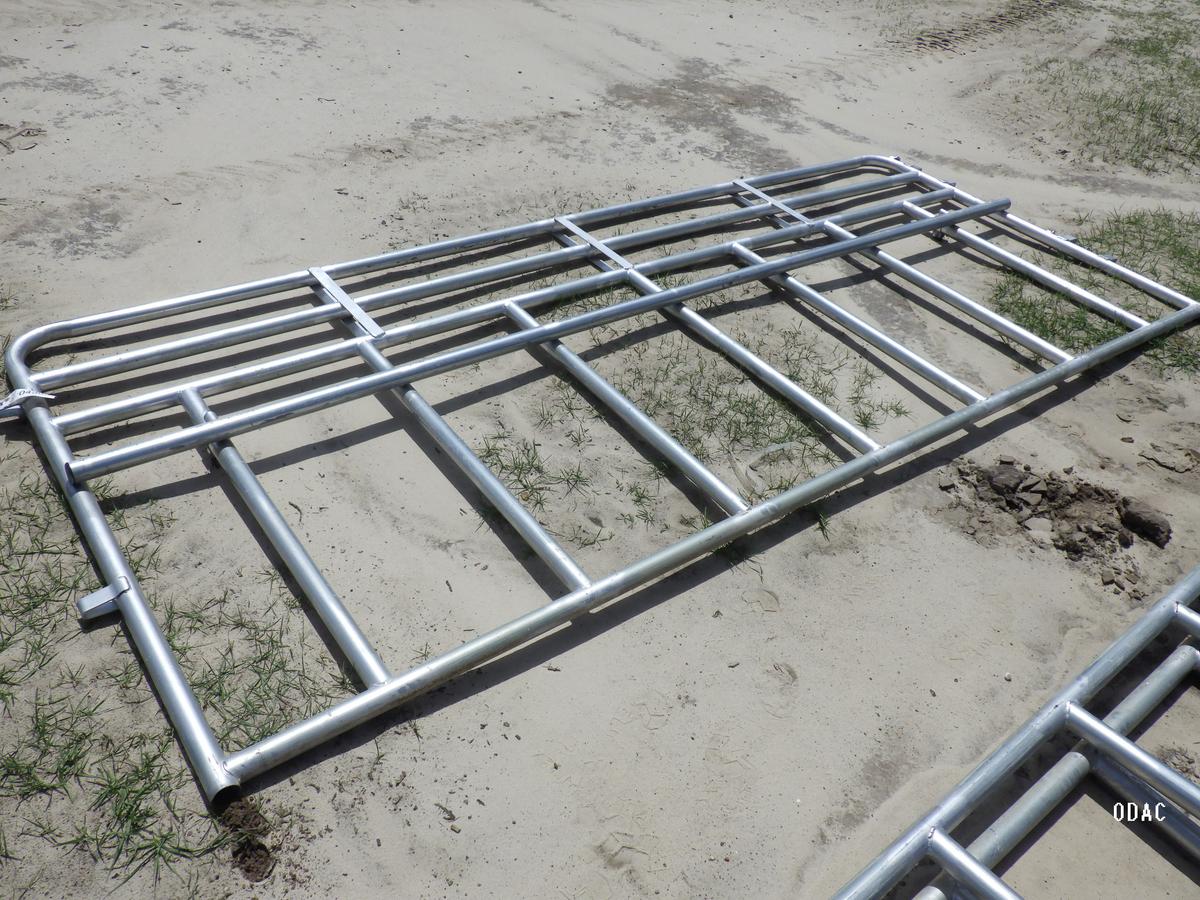 (4947) 12' Creep Feeder Galvanized Feeder Panel