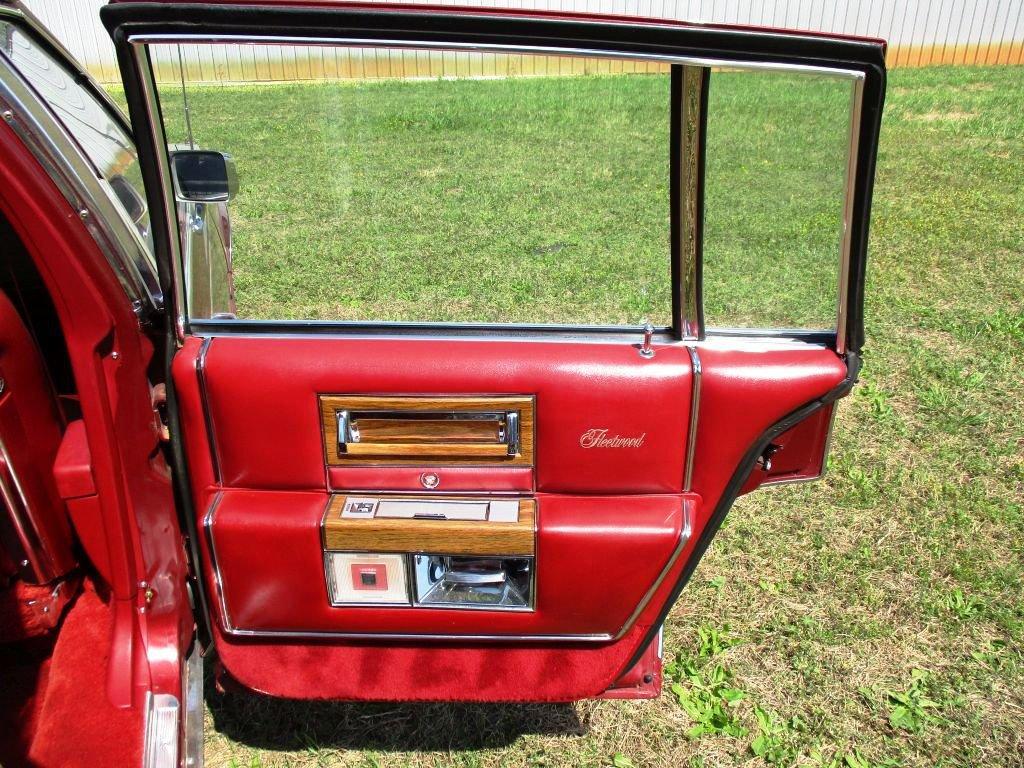 1985 CADILLAC FLEETWOOD BROUGHAM