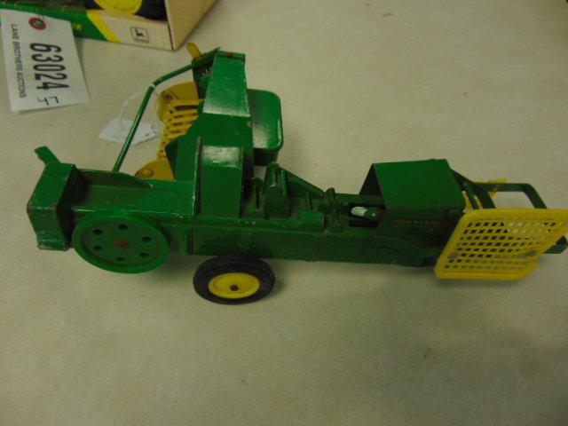 JOHN DEERE 1/16TH 6400 TOY,