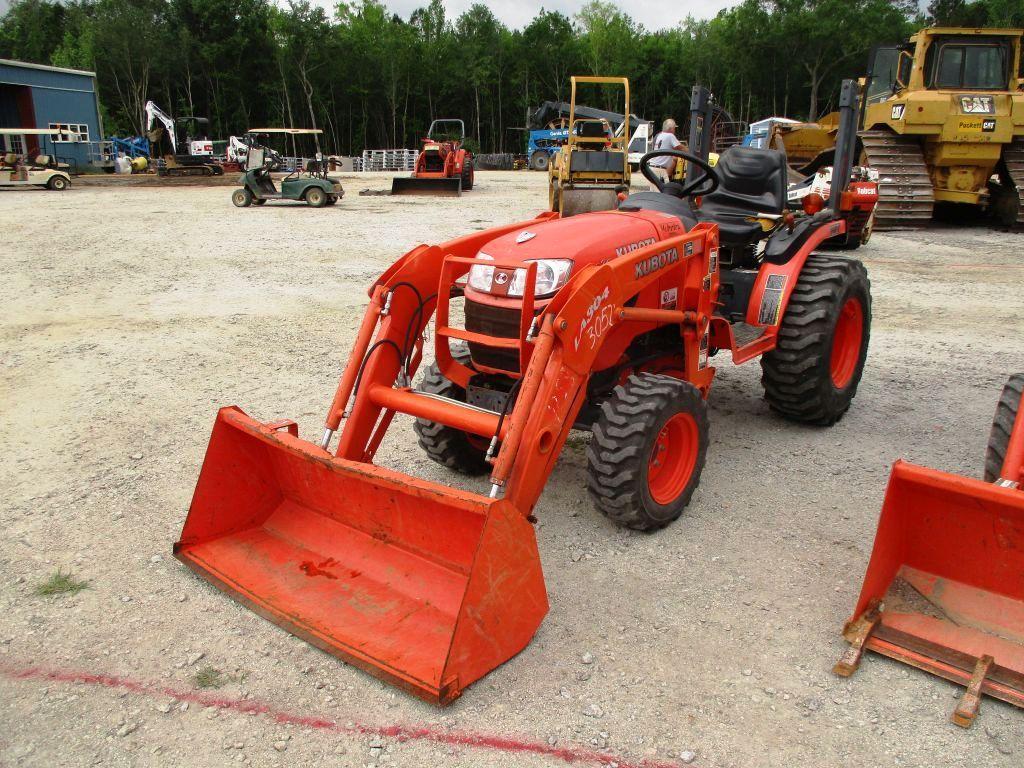 KUBOTA B2320 4WD TRACTOR