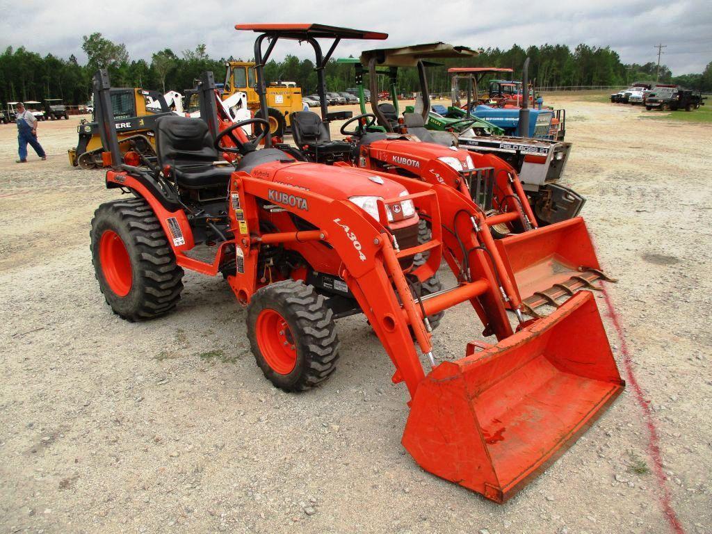 KUBOTA B2320 4WD TRACTOR