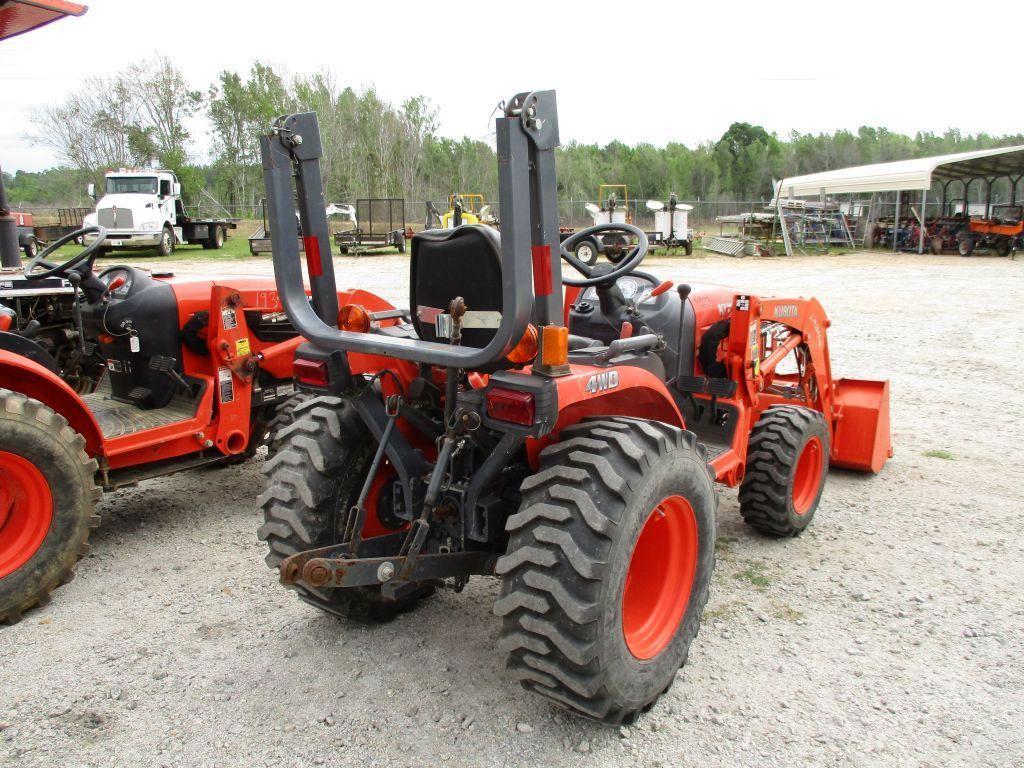 KUBOTA B2320 4WD TRACTOR