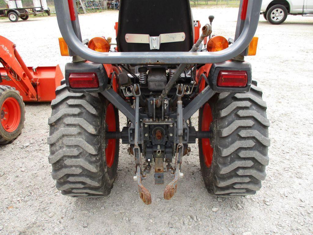 KUBOTA B2320 4WD TRACTOR