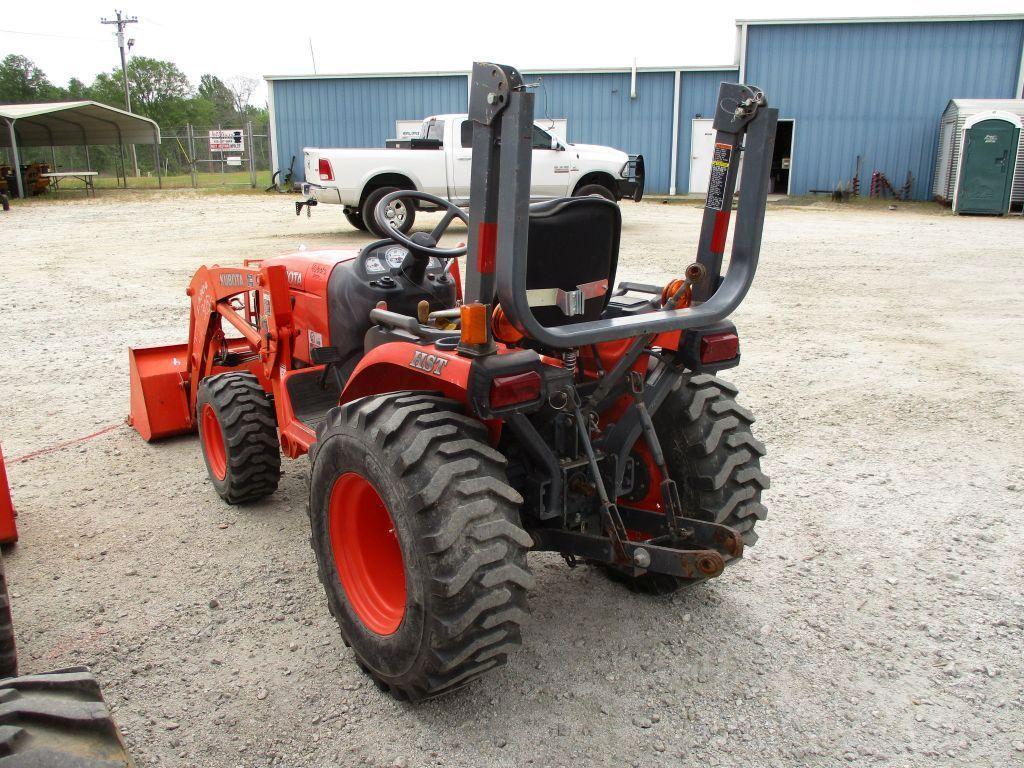 KUBOTA B2320 4WD TRACTOR