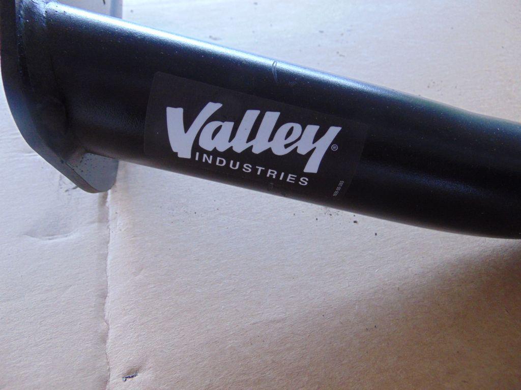 VALLEY MODEL 82170 RECEIVER HITCH,