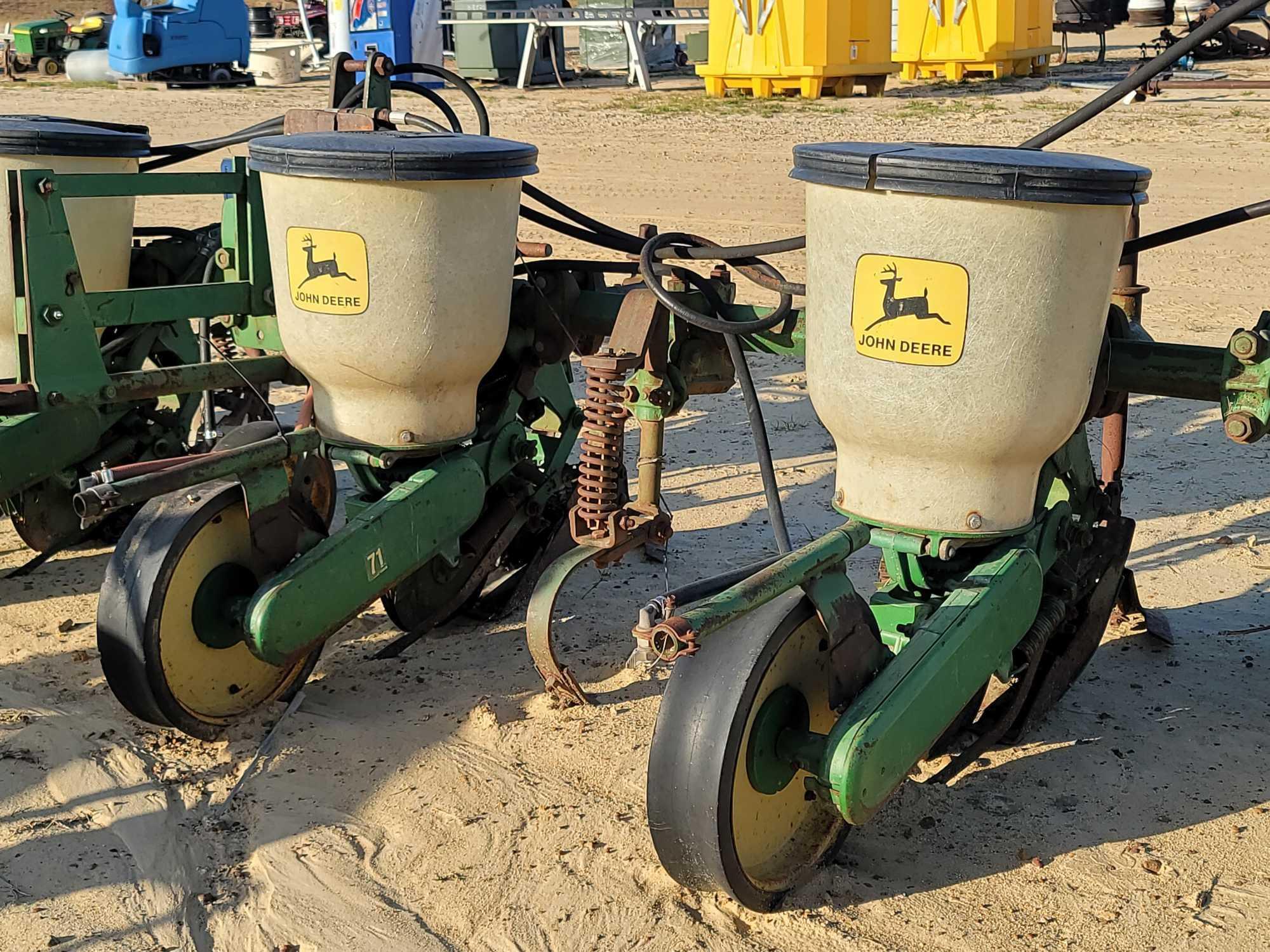 JOHN DEERE 71 4 ROW PLANTER