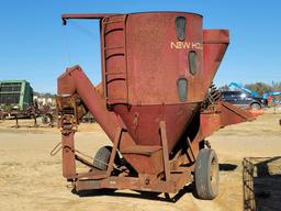 NEW HOLLAND 352 FEED MILL