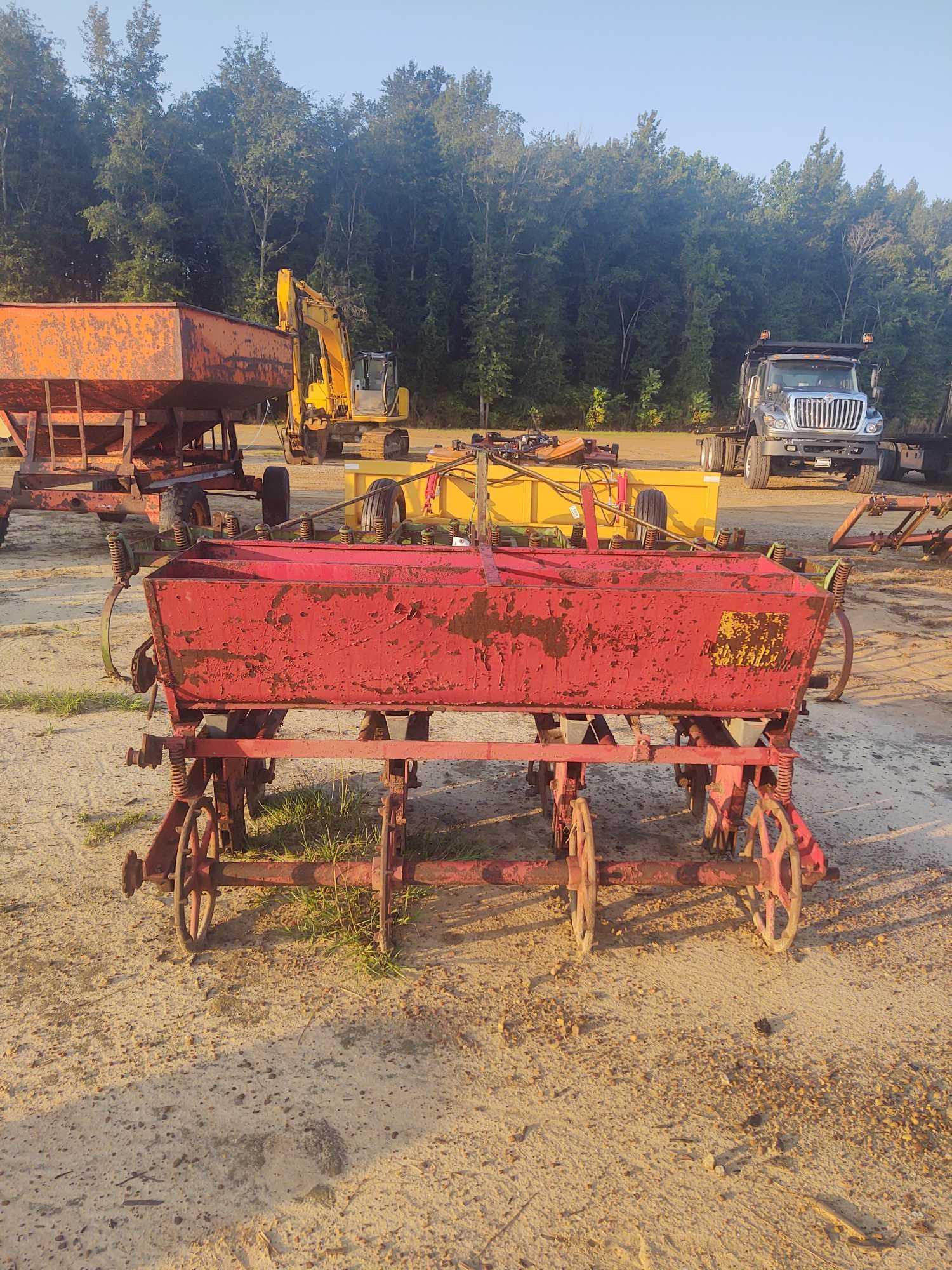 307 - BUSH HOG MODEL 420 SEEDER