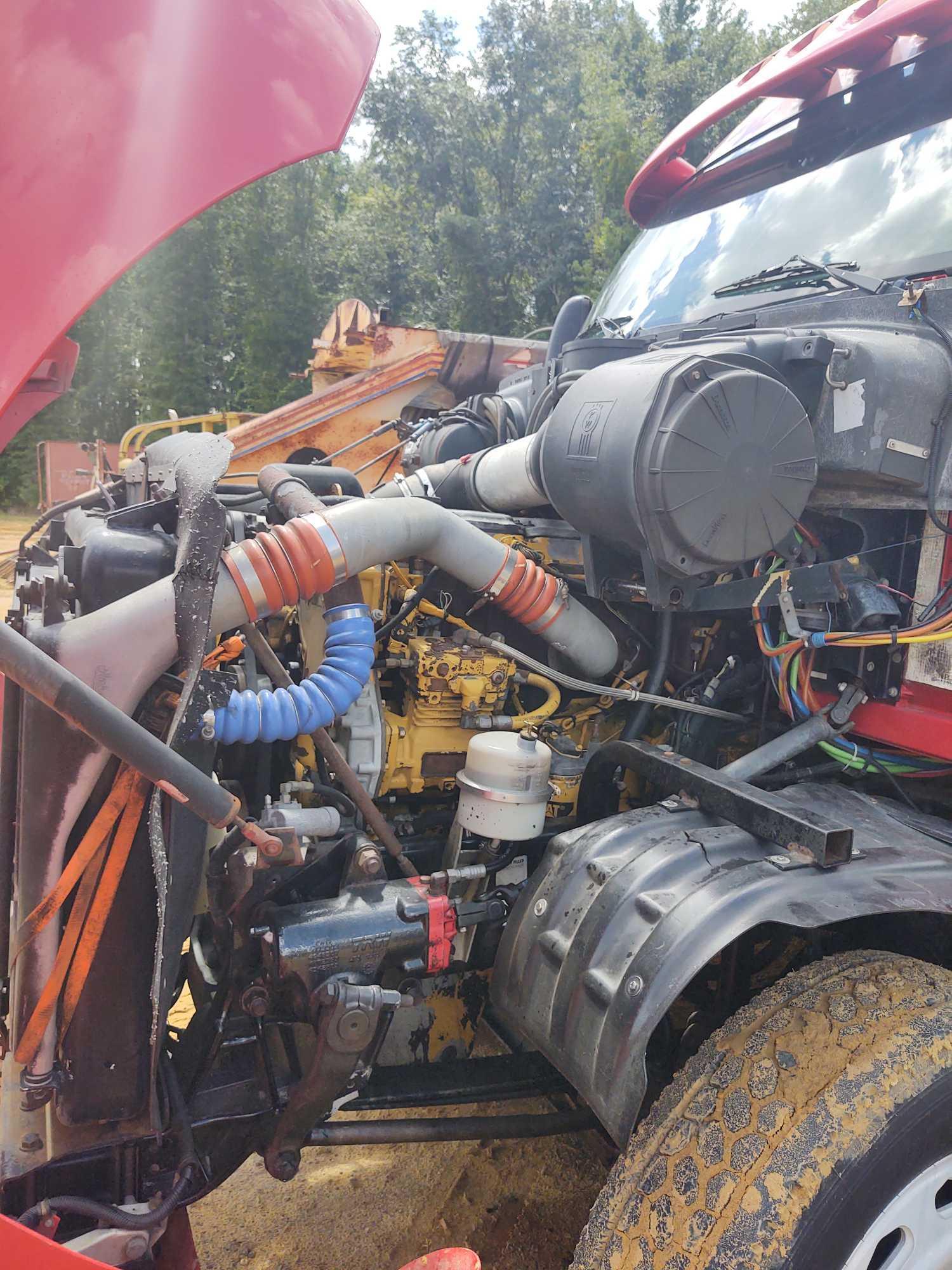 841 - 2003 T2000 KENWORTH SEMI *
