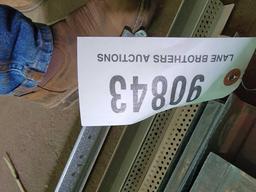 BUNDLE OF METAL STUDS,