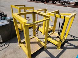 4 - ACETYLENE - ARGON CYLINDER RACKS
