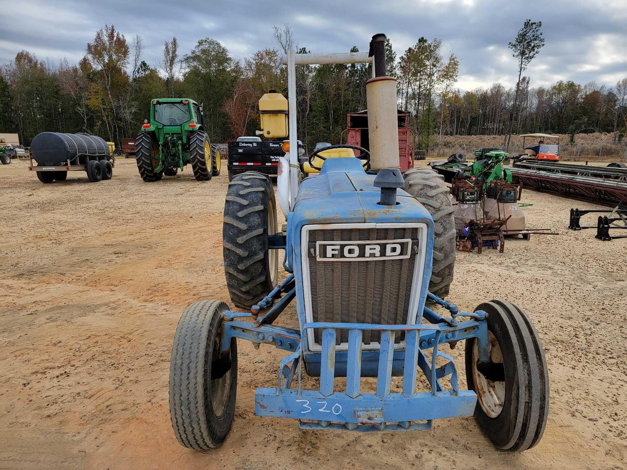 320 - FORD 3600 2WD TRACTOR