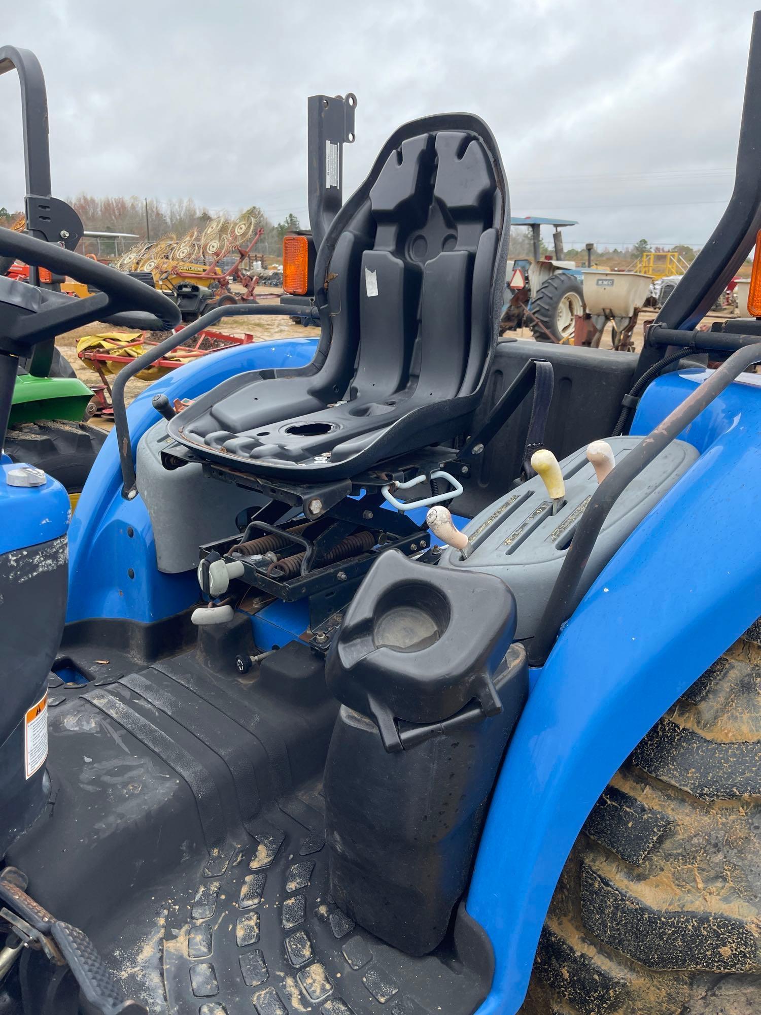 387 - NEW HOLLAND 35D TRACTOR
