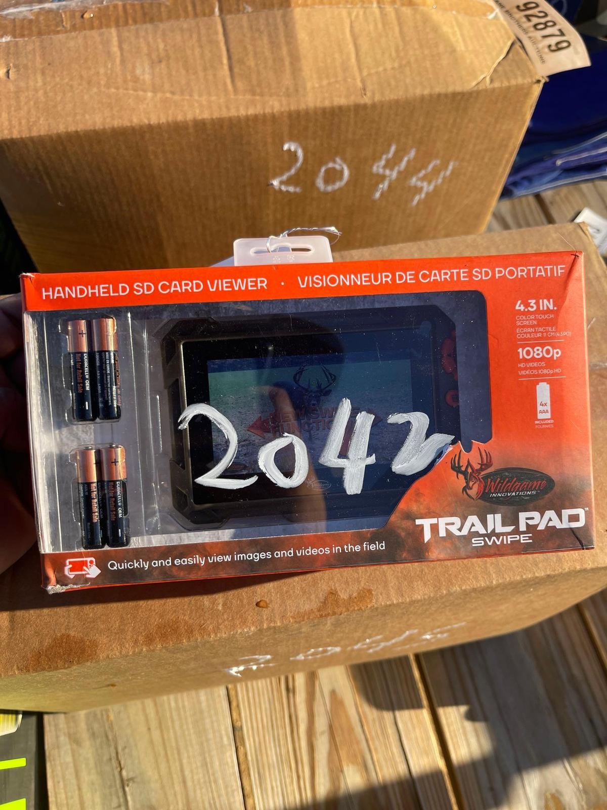 2042 - TRAIL PAD HANDHELD SD CARD VIEWER