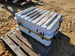 2835 - PLASTIC CONTAINER