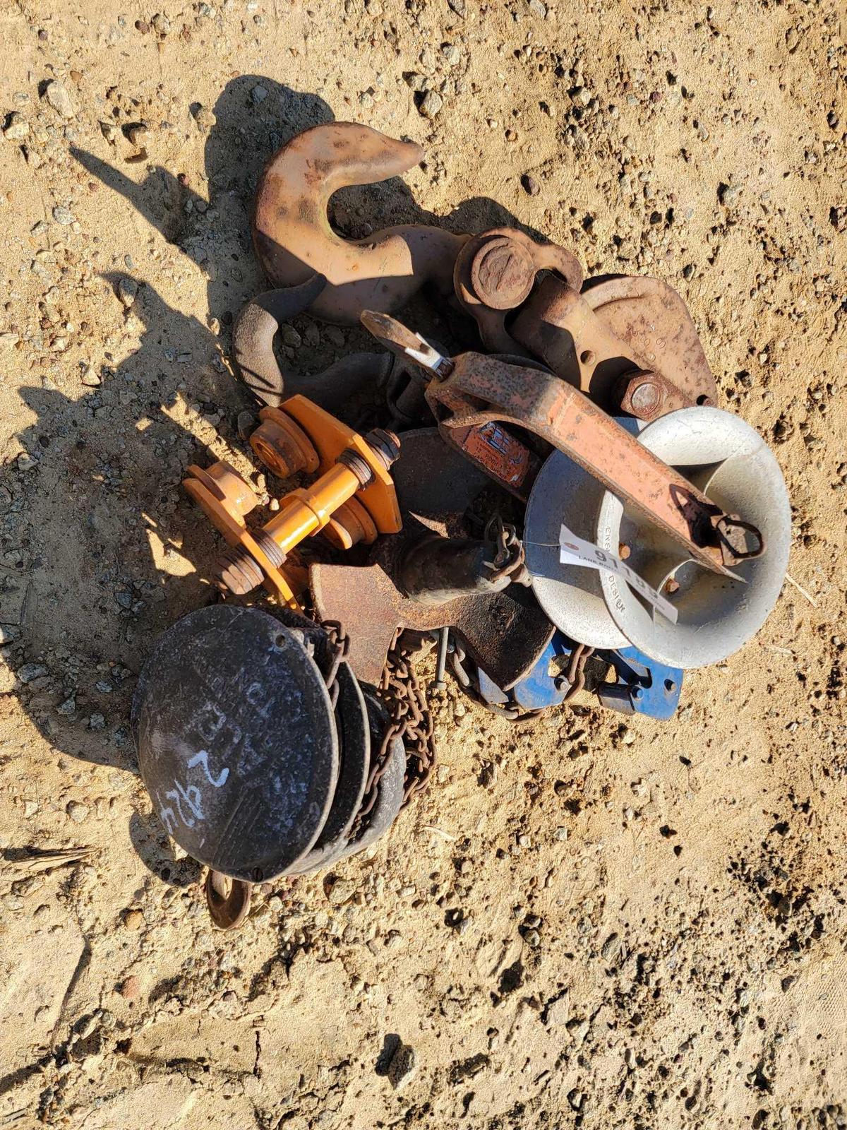 2924 - CHAIN HOIST & BEAM ROLLER