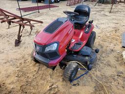 114 - CRAFTSMAN T3400 LAWN TRACTOR