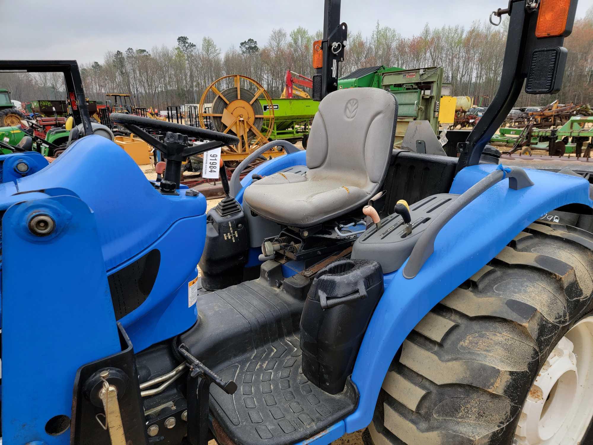 297 - NEW HOLLAND TC40DA 4WD TRACTOR