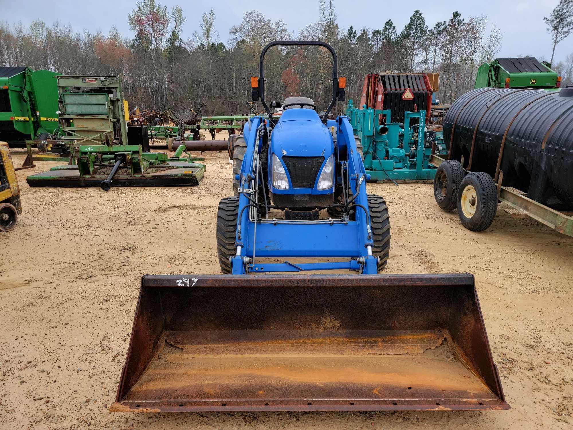 297 - NEW HOLLAND TC40DA 4WD TRACTOR