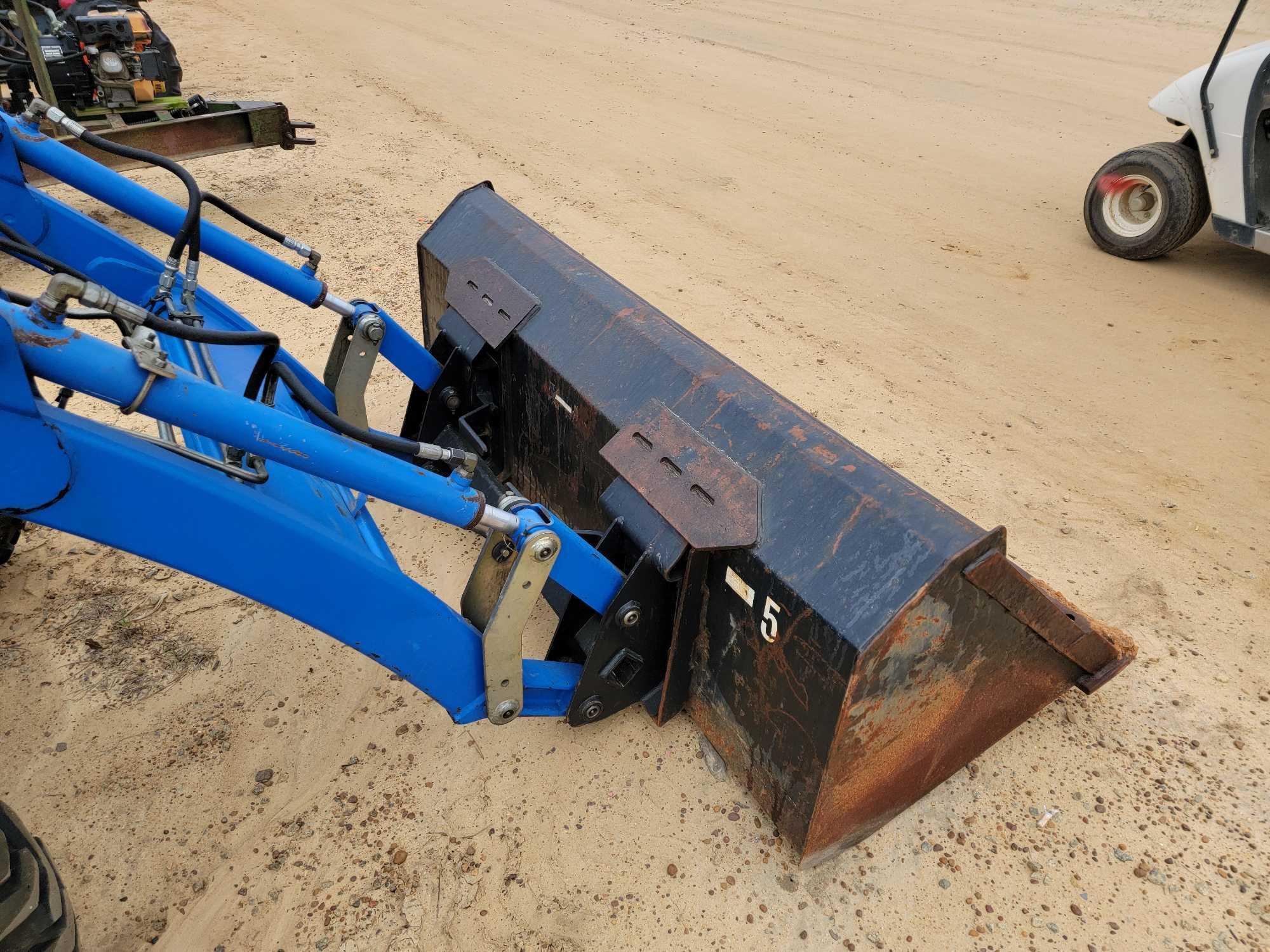 297 - NEW HOLLAND TC40DA 4WD TRACTOR