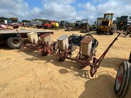 1092 - 4 ROW INTERNATIONAL 290 PLANTERS