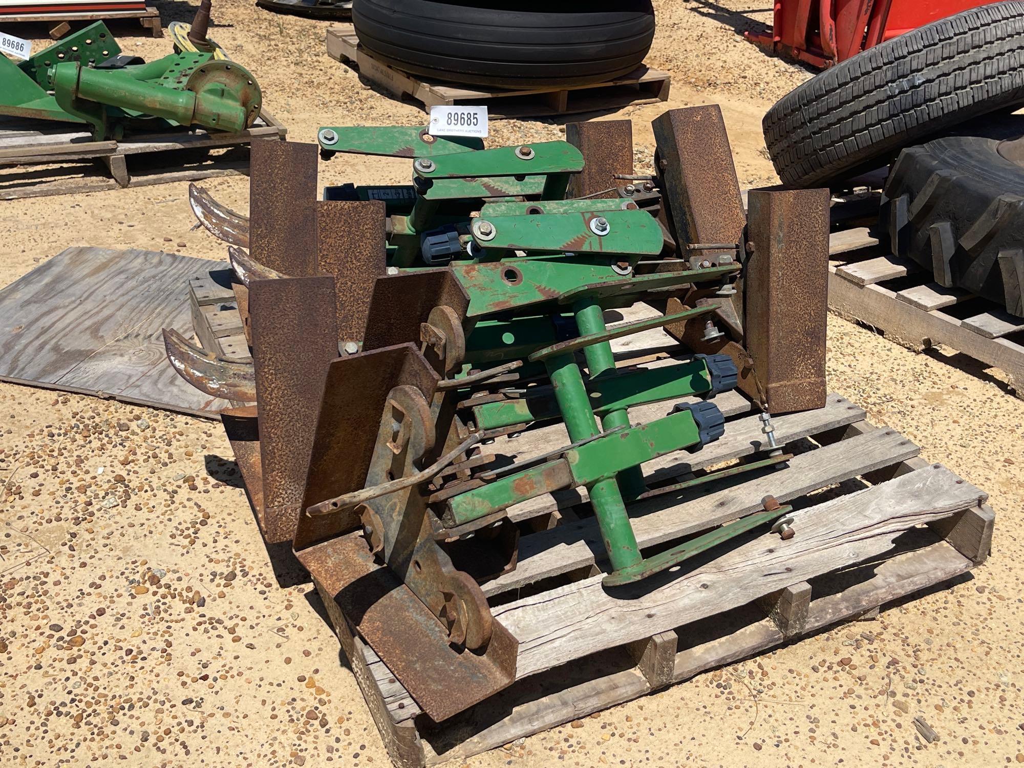137 - PALLET OF JOHN DEERE PLANTER PARTS