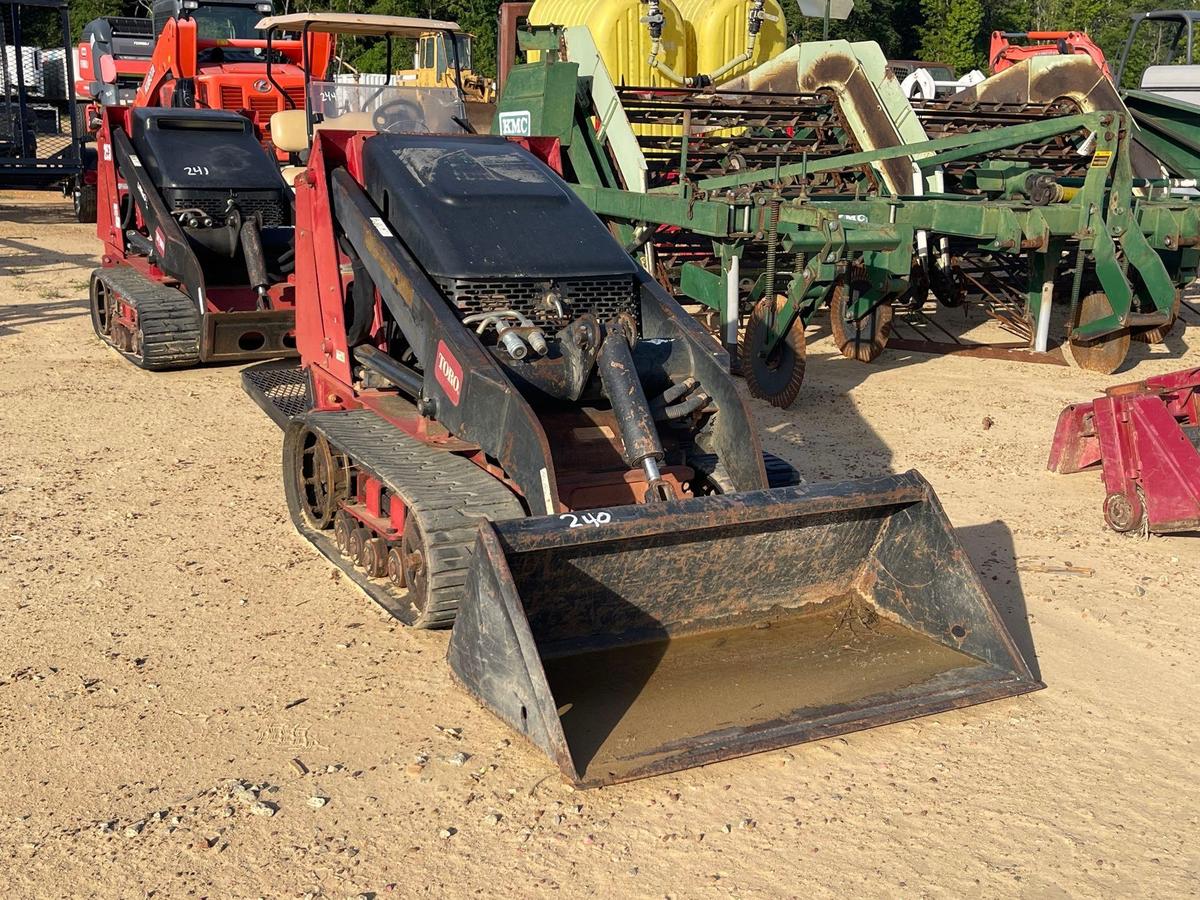 240 - TORO DINGO MINI SKID