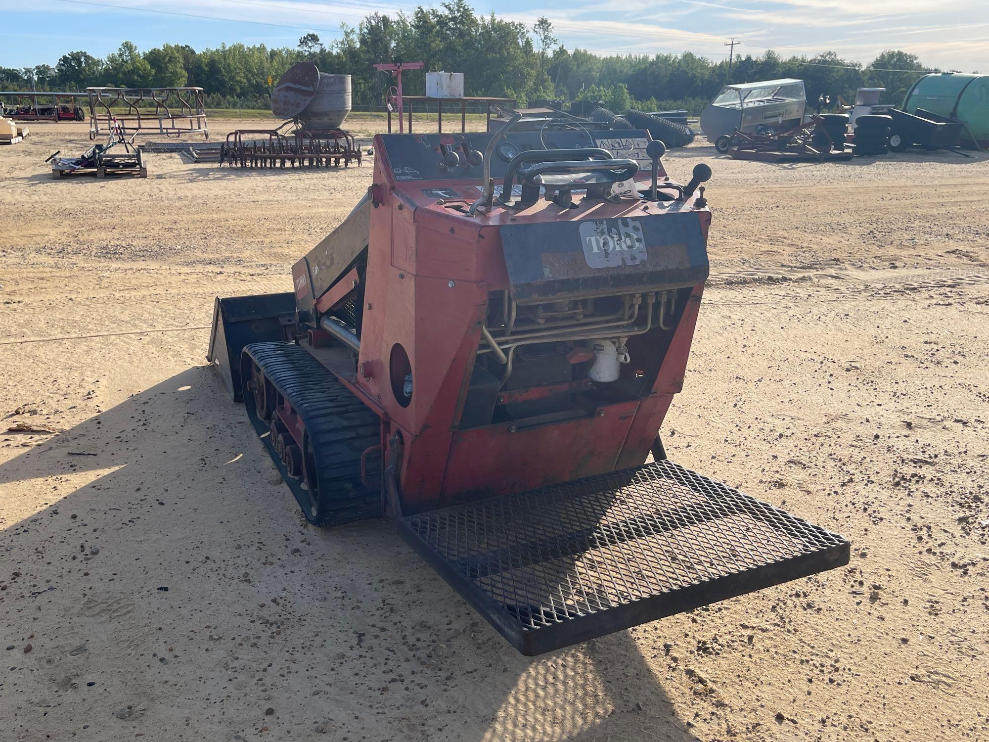 240 - TORO DINGO MINI SKID