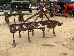 389 - 7 SHANK SPRING LOADED CHISEL PLOW
