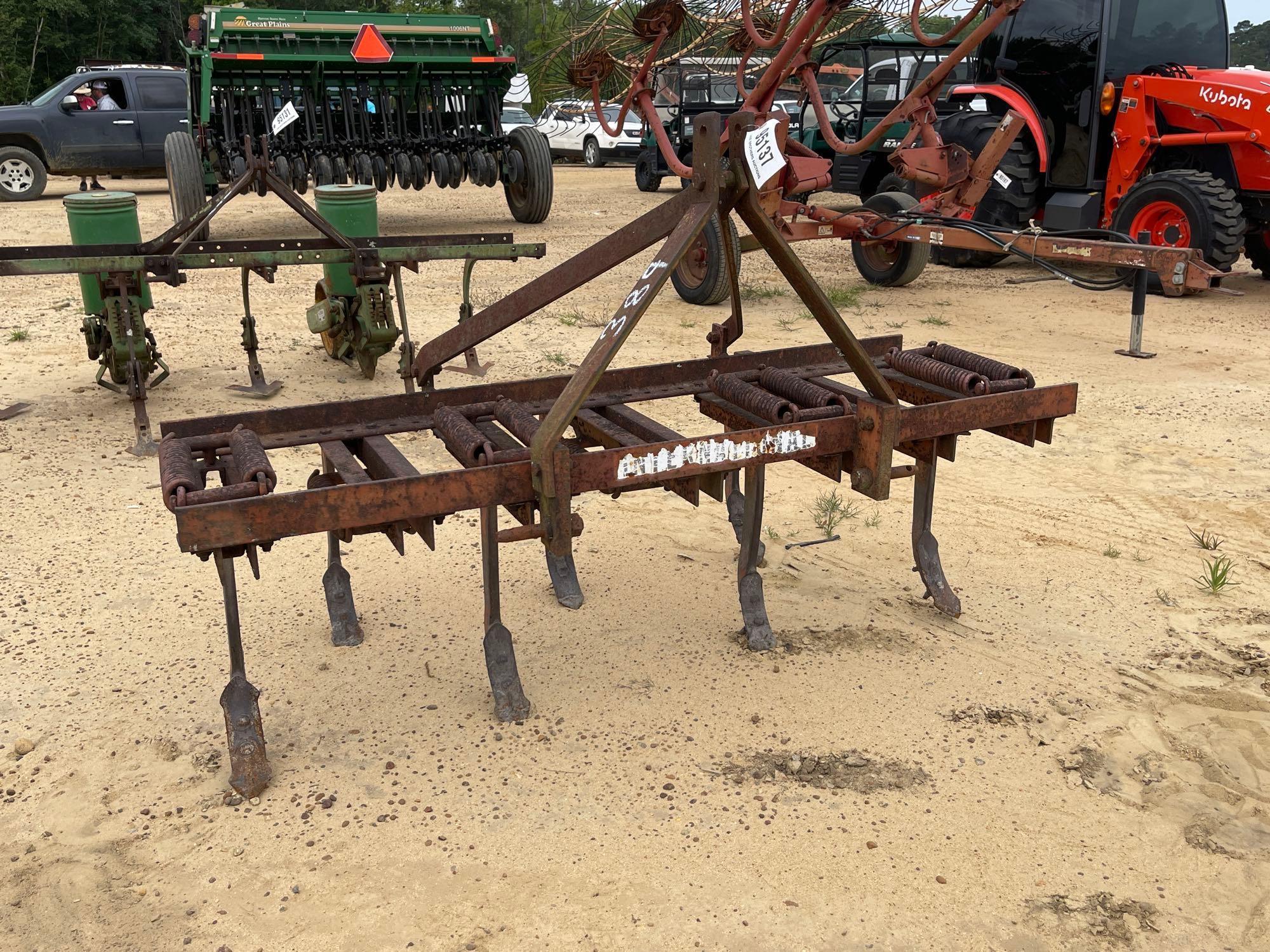 389 - 7 SHANK SPRING LOADED CHISEL PLOW